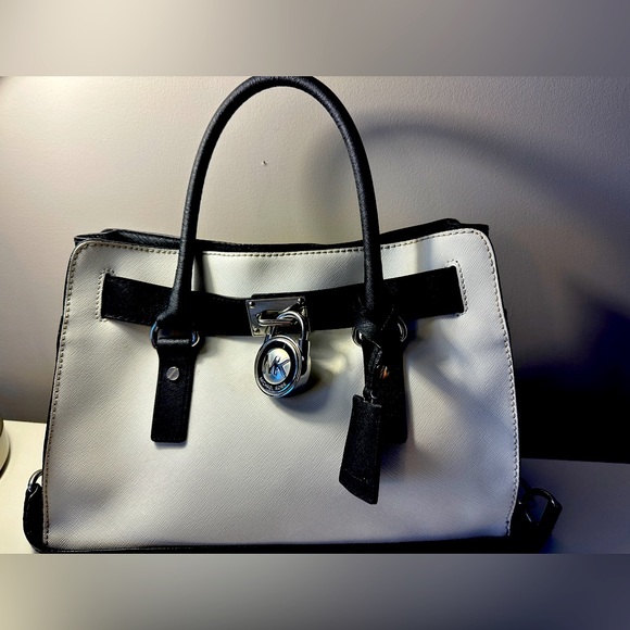 Michael Kors Purse - Picture 2 of 7